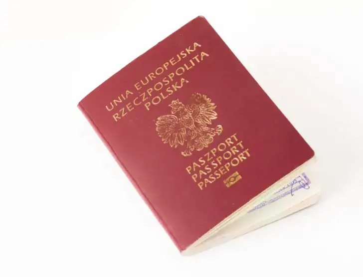 Zdjęcie Ile się płaci za wyrobienie paszportu? Sprawdź, by uniknąć wysokich kosztów